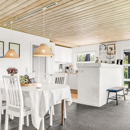 Lica - 600m From The Sea By Interhome *